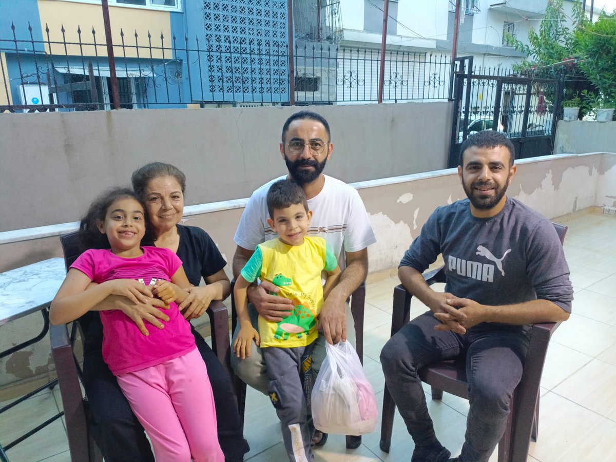 MehmetNuriOnen's tweet photo. #seyhan 
Sosyal Politikalar olarak seyhanlı vatandaşlarımızla bir araya gelerek bayramlarını kutlayıp sevinçlerine ortak olduk.
@tamerdagli01 @ibrahimgokcedg @filiz_kepme https://t.co/YFQhQYeeJw