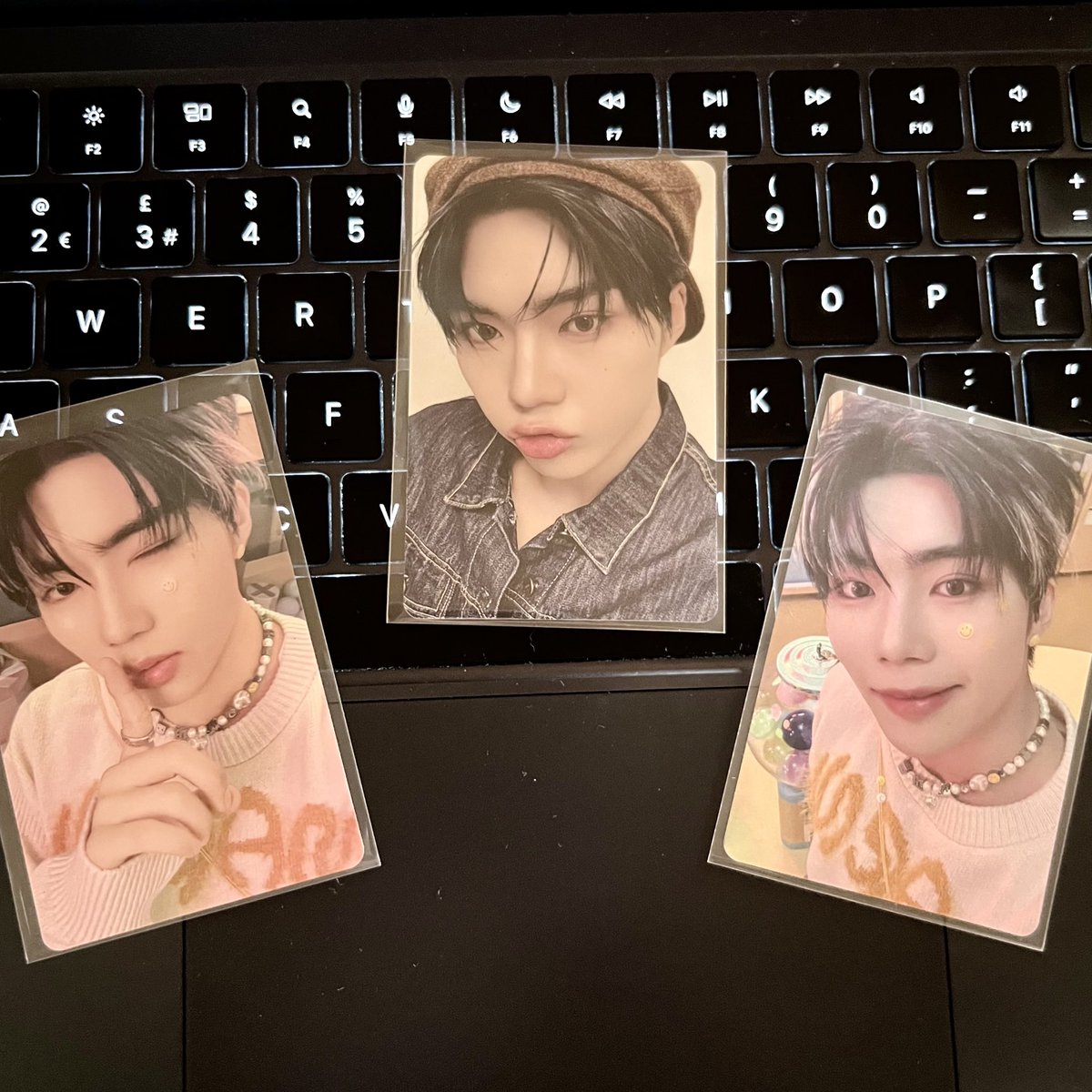 kthauls's tweet photo. ˗ˏˋ ꒰ 💸: #kangtakes from @silvershwan ꒱ ˎˊ˗

i'm gonna be so fr i forgot i even ordered these HAHAHAHA thank you again!!! + points bc of the gyubrik and ningning freebies XD #brainwashed https://t.co/57oF164507