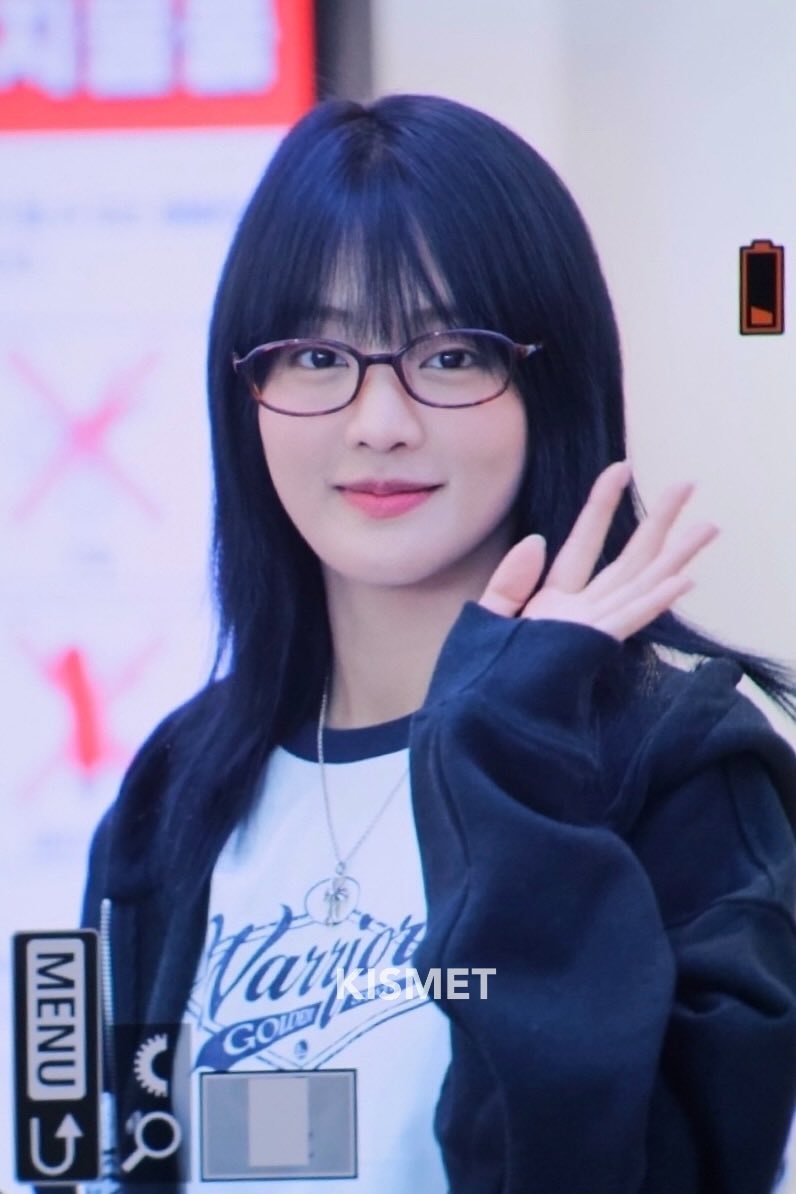 250602 재채기플러팅 천재녀석😂😂😂
#IDLE #GIDLE #여자아이들 #아이들 #민니 #MINNIE #มินนี่