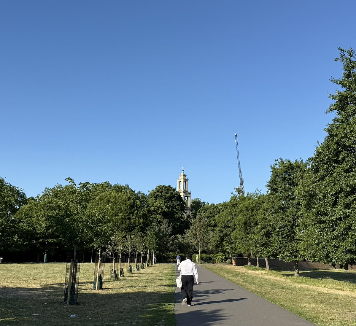 The return of the commuting #skywatch. It was a beautiful morning for the ride to work.