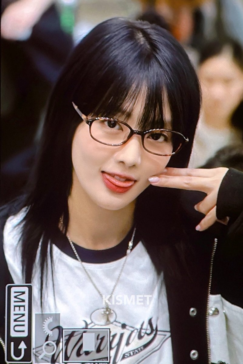 250602 다시 돌아온 흑발민🤓🖤
#IDLE #GIDLE #여자아이들 #아이들 #민니 #MINNIE #มินนี่