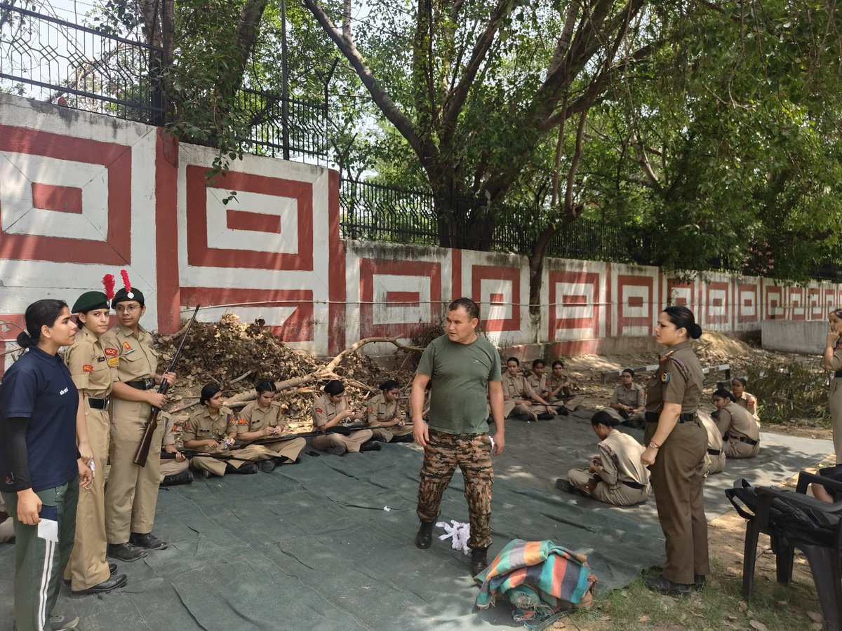 sankalp_ncc's tweet photo. The cadets of 7DBN took part in IDSSC classes at NCC Bhawan, Rohini, strengthening their strategic insight and leadership skills.
A step toward becoming informed, disciplined, and socially responsible citizens.
#IDSSC
#NCCIndia
#SMTDelhiDirectorate
#whatshappeninginNCC https://t.co/dHcy80nfQm