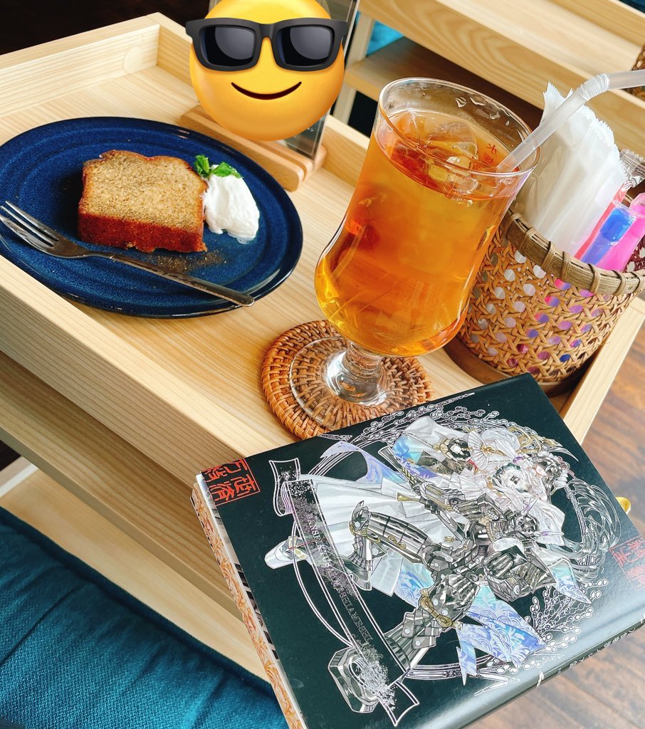 シーシャでこの前の文フリで買わせていただいた本を読みました！
めちゃくちゃ面白かった〜〜〜っ！！！
私はアワシマ出身なので色々と笑わせていただきました！
こちらでも読めるらしいのでおすすめです↓
kakuyomu.jp/works/16818093…