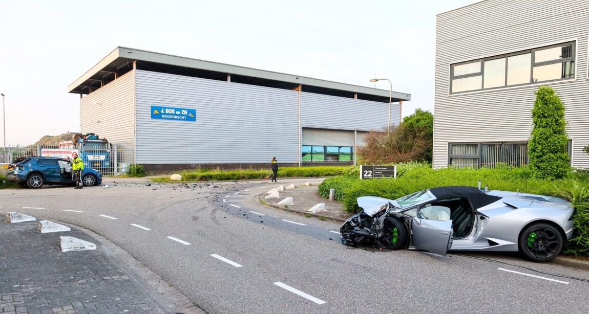 Botsing met Lamborghini veroorzaakt gewonde in Moordrecht