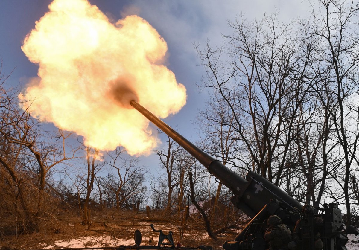 ThisIsBeirut_'s tweet image. Operation ‘#SpiderWeb’: Ukrainian drones strike Russian airbases deep in #Siberia, thousands of kilometers from the front lines.

thisisbeirut.com.lb/articles/13170…