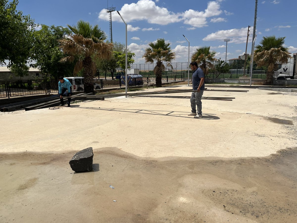 Belediye Başkanımız İsmail Kördeve , ilçemizde yapımı devam eden 
⚠️kanalisyon paket artıma tesisi.
⚠️Aile çay bahçesi.
İnşatını ziyaret ederek yapılan çalışmaları yerinde inceledi.

#Elbeyli