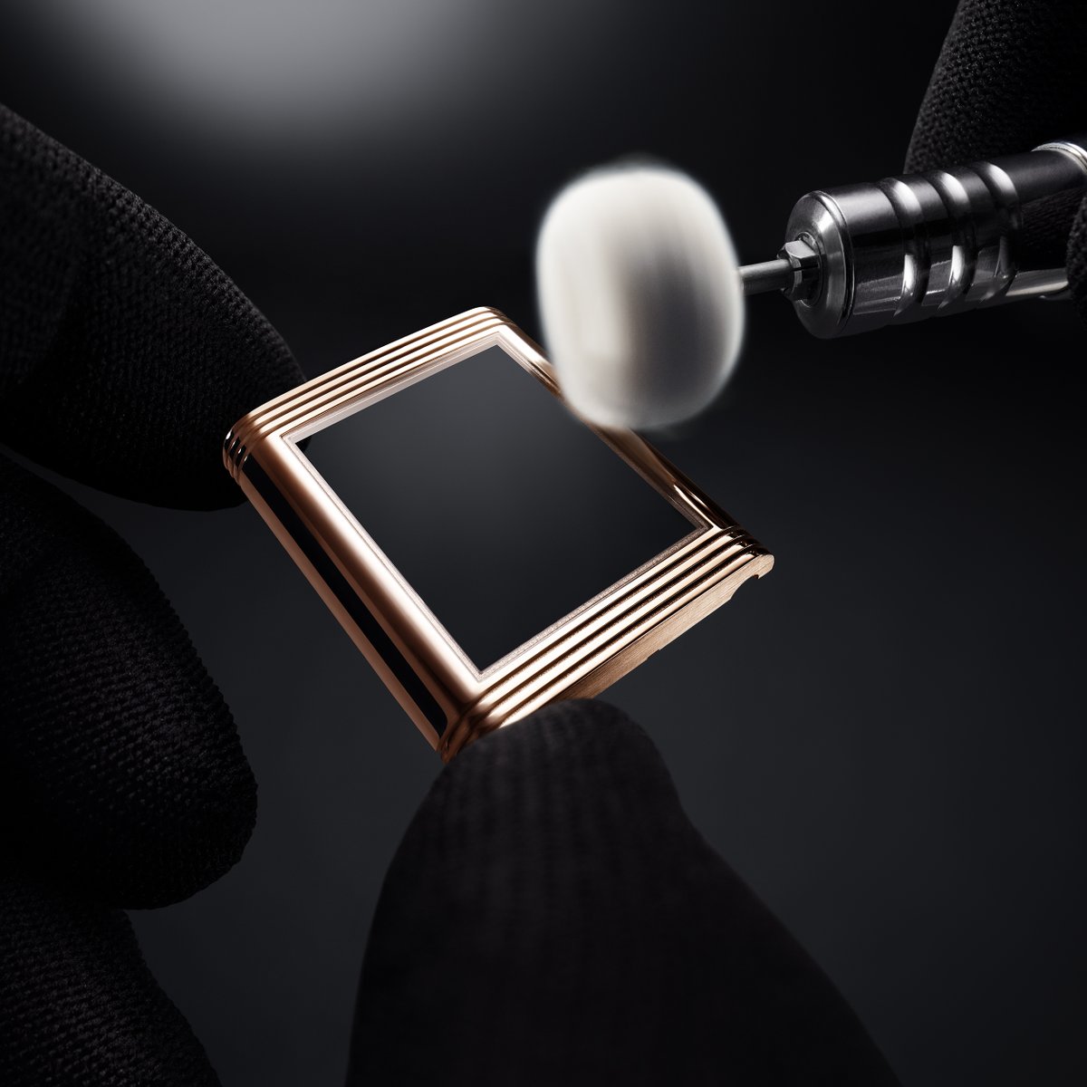At Jaeger-LeCoultre, restoring a vintage timepiece is not a routine operation — it’s a careful, multi-step journey. Discover more: bit.ly/_InTheMaking #JaegerLeCoultre #Reverso #InTheMaking