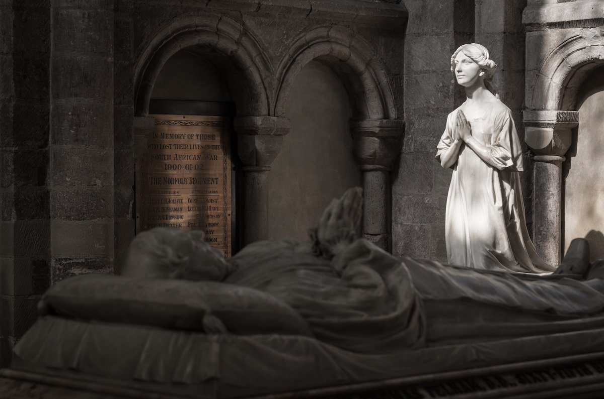 Special #GuidedTours this week

Find out how the Cathedral was built, learn about some 'forgotten lives' and the intriguing history behind people who have lived in the Close. 

Find out more and book 👇
bit.ly/NorwichCathedr…