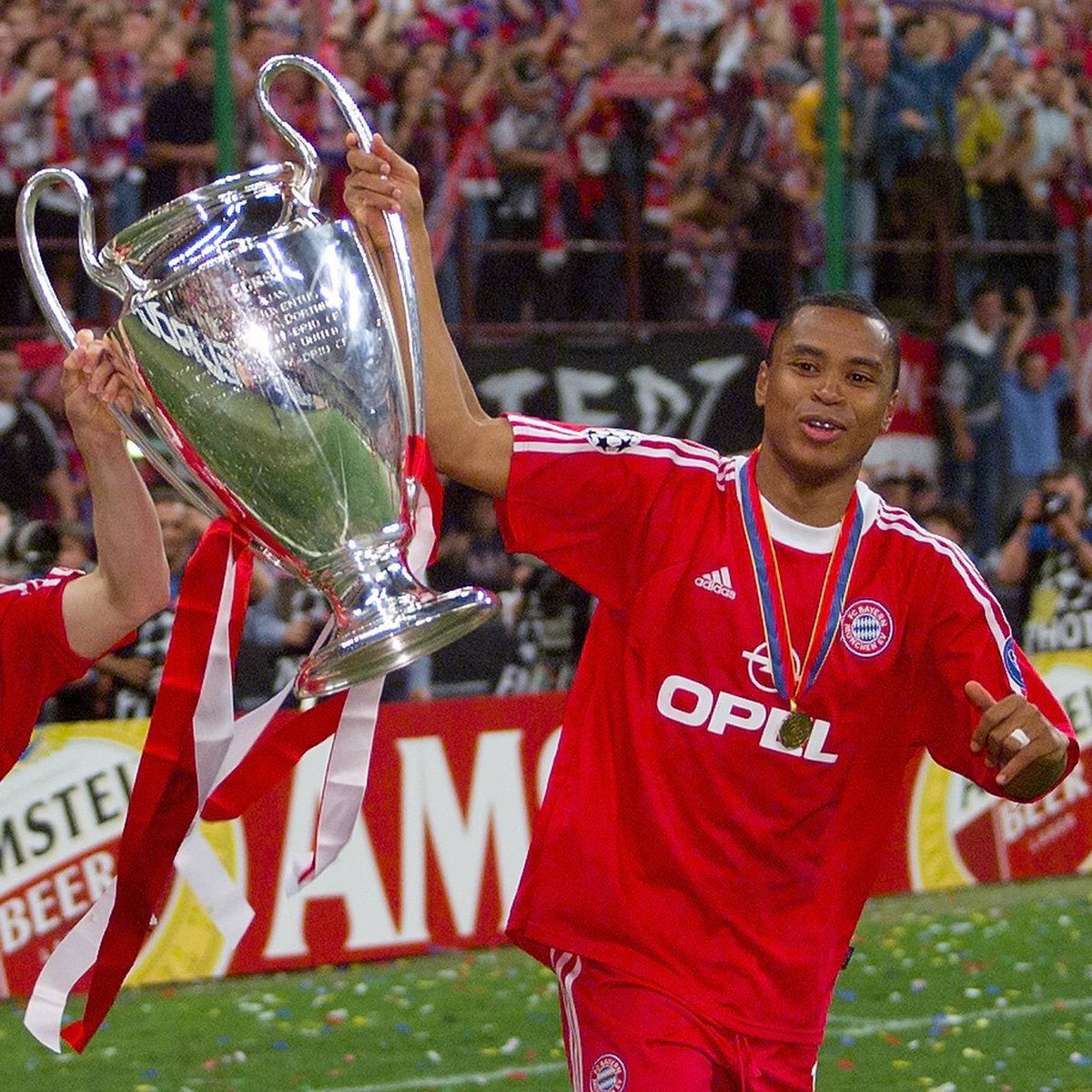 Happy Birthday &amp; feliz aniversário, Paulo Sérgio! 🎉

Our former striker turns 56 today! 🇧🇷⚽️

#FCBayern #MiaSanMia