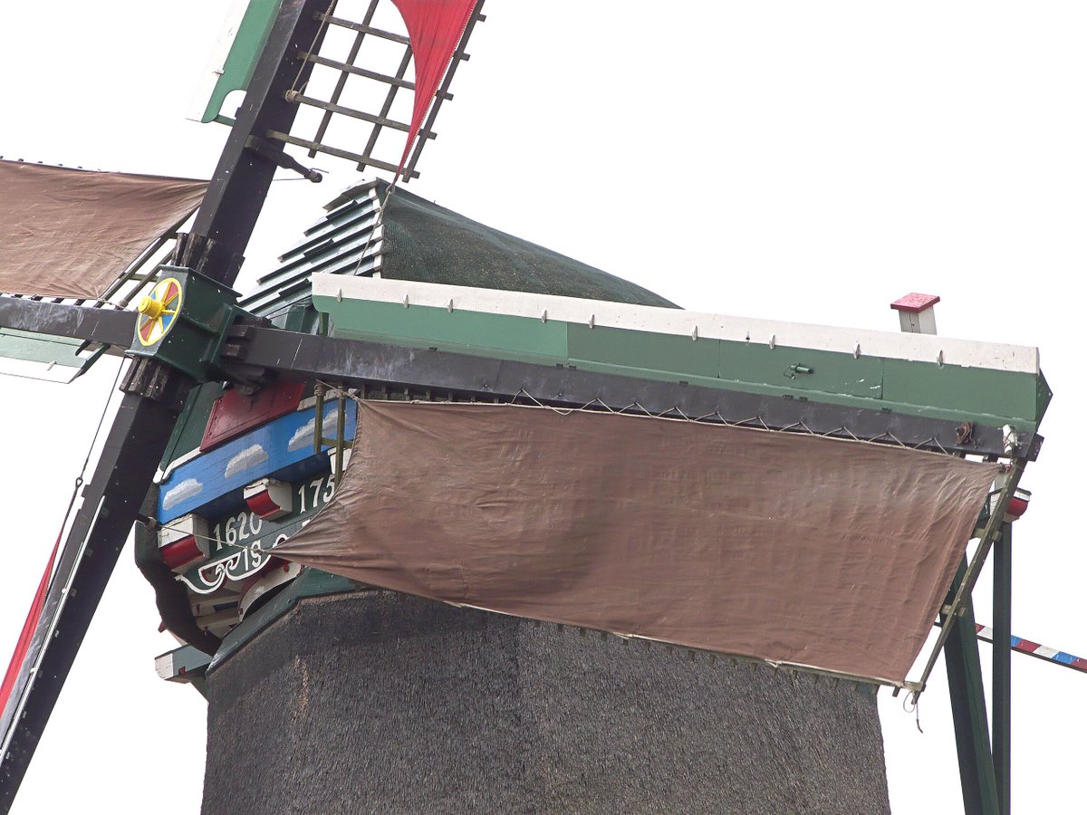 🤩NIEUW VERHAAL✍️
Aan de Pinkstraat in Koog aan de Zaan staat een stukje levende geschiedenis: oliemolen Het Pink. Met zijn robuuste houten lijf en krakende wieken draagt de molen al meer dan vier eeuwen de sporen van stormen en branden: bit.ly/3HkmZnX