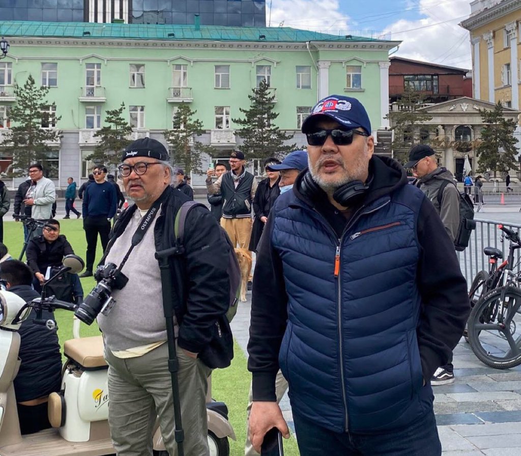 Тэр залуусдаа үлгэрлэж байгаа байдал, ярьж хэлж байгаа зүйлээ илэрхийлж байгаа үгний сонголт этр нь гээл үнэн күүл ах нар🤩
#ОгцрохАмархан