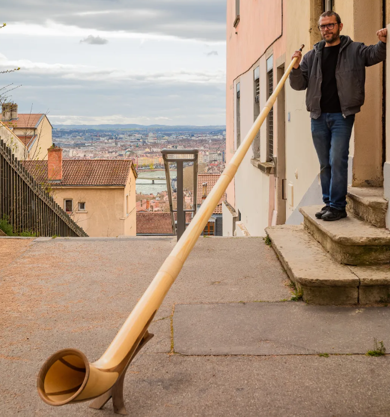 What a joy to work on this piece on Lyon's last alphorn maker for Craftsmanship Magazine, with the very talented Michelle Tucci behind the lens. For paid subscribers. <a href="/TravWriters/">BGTW</a>  open.substack.com/pub/craftsmans…