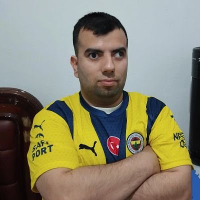 Galatasaraylı iş insanı Dinçer Azaphan Kadıköy Boğası Mustafa'ya 25-26 sezonu için kombine alacağının sözünü iletti:

“Söz konusu özel insanlarımız, çocuklarımız olunca ne tuttuğu takımın ne de gönül verdiği renklerin bir önemi kalıyor. Mustafa'yı mutlu etmek hepimizin görevi.”