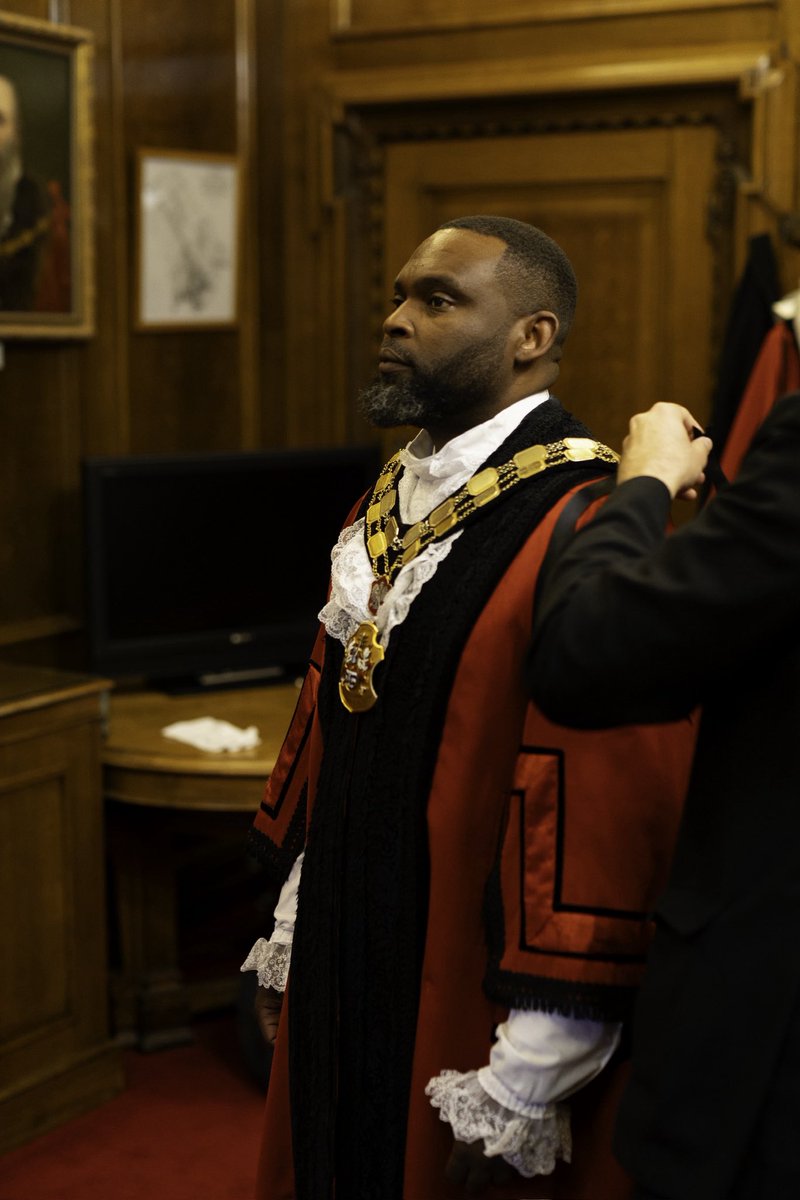 IslingtonMayor's tweet image. I’m humbled and honoured to serve as Mayor of Islington.

I promise to serve our amazing borough with purpose and passion. I’ll champion our diverse communities, support families and young people, uplift local businesses, and ensure everyone in Islington feels seen and heard.❤️