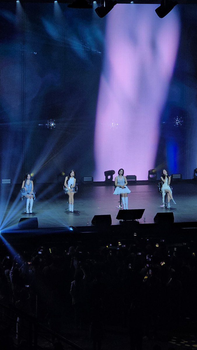 hajarunner's tweet photo. Seeing T-ARA live was a literal dream come true 😭 Thank you unnies for making my fangirl heart so happy 🥹🫶🏻#YellooConcert #TARA #TARAinKL #Queens https://t.co/iAMXm3xdp7