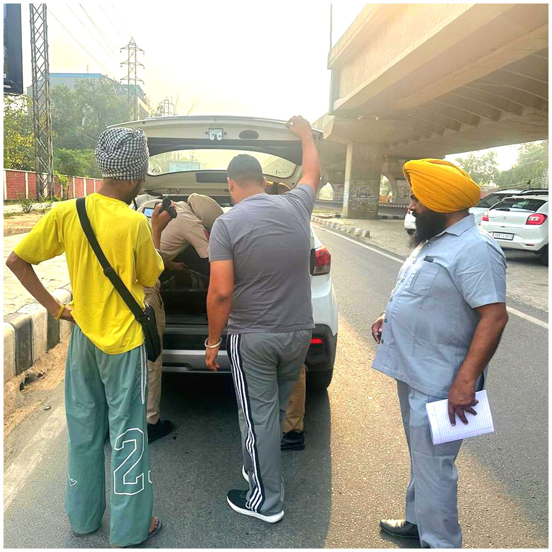 TheCEOPunjab's tweet photo. Ensuring free, fair &amp; peaceful #ByeElections in #LudhianaWest

District Administration has set up checkpoints across key locations in the AC &amp; security teams are actively conducting strict checking of vehicles and movement to curb any MCC violations.

#GoReport @ cVIGIL App. https://t.co/BIEX6YrhTC