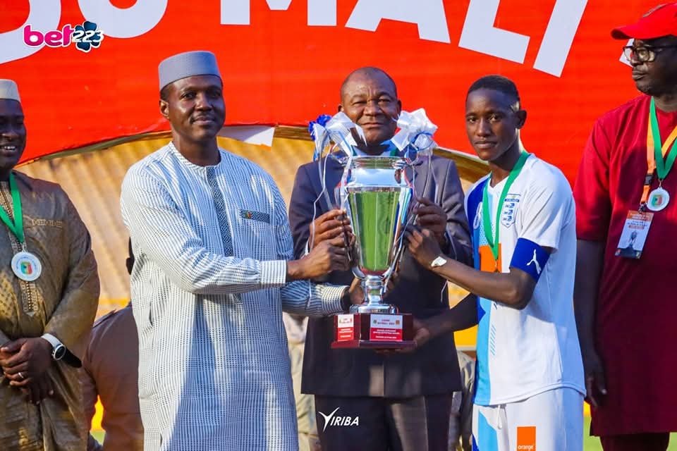 Malijetactu's tweet image. Doublé historique : Le Stade Malien triomphe en coupe du Mali et défend son titre ! malijet.com/actualite_spor… #malijet #Doublé #Historique #StadeMalien #Triomphe #Coupe #Défend #Titre #football