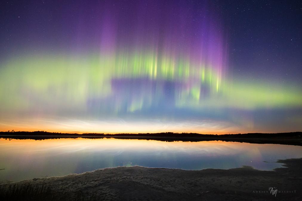 nasapod's tweet photo. Astronomy Picture from 21/06/2018
Northern Lights and Noctilucent Clouds
Source: https://t.co/OiUK1wSsQl
#AuroraBorealis #NightShiningClouds #NorthernLights #SolsticeSunset #AlbertaSky #SpaceWeather #Astrophotography #LakeReflection #NightSky #Canada #SummerSolstice https://t.co/OSmCNUrDeP