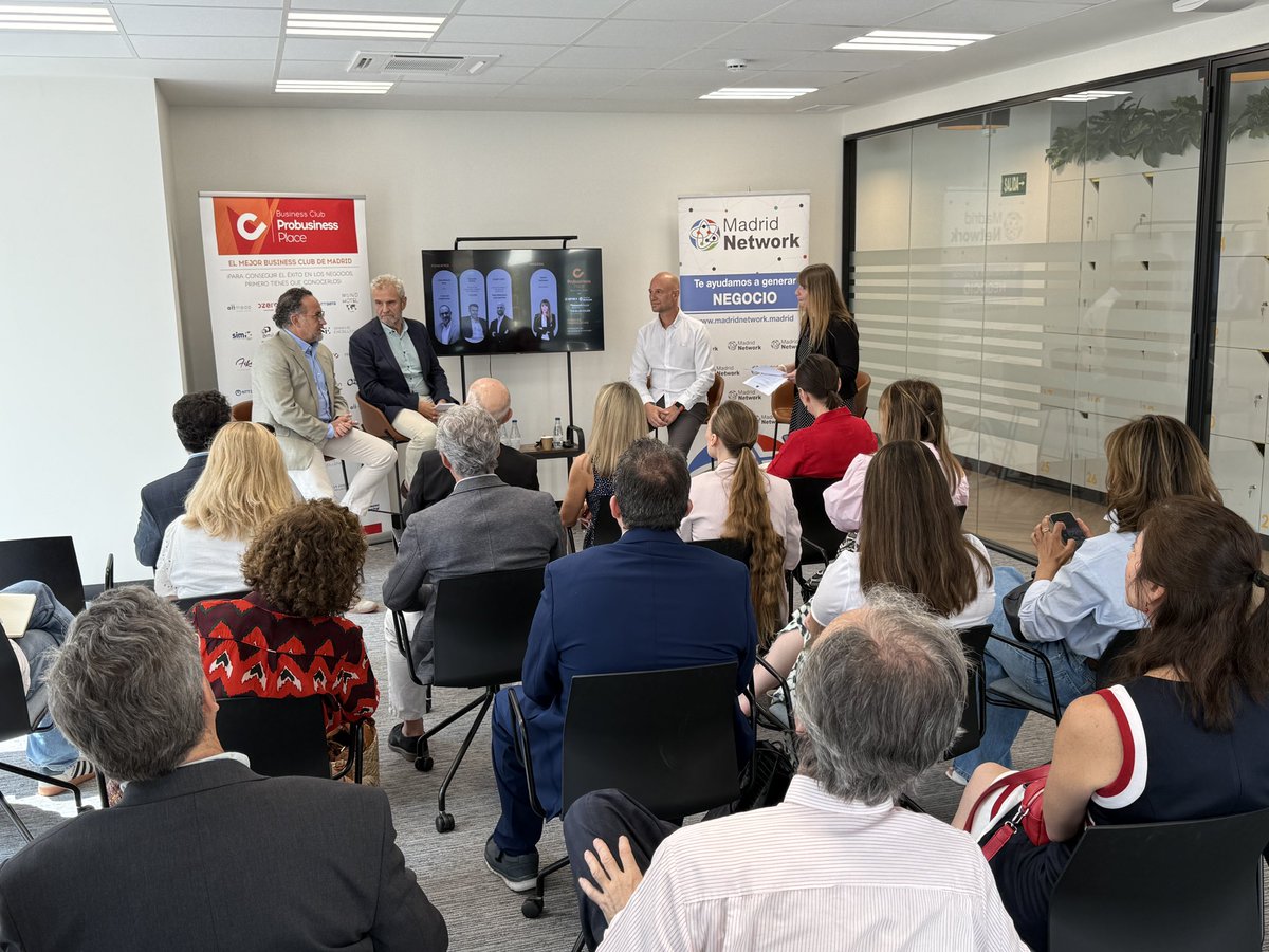 🚀 Arranca la jornada “Franquicias como motor de transformación” organizada junto a <a href="/ProBusinessPla1/">Club empresarial y de negocios</a> .
Exploramos cómo innovan sectores tradicionales y emergentes con:
🏗️ @casadehormigon
📝 @Folder papelerías
🚗 @THE PERSONAL CAR SHOPPER
<a href="/MabelCalatrava/">Mabel Calatrava</a> <a href="/gemasanzs/">Gema Sanz Sanz</a>