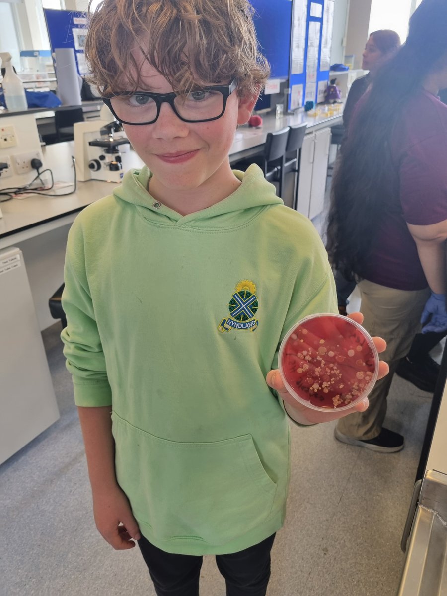 Tansy Hammarton (@hammarton_lab) on Twitter photo It was a pleasure to welcome back <a href="/HyndlandPS/">Hyndland Primary</a> to our #microbiology / #parasitology workshops last week. Here are P7 at the #viruses & #bacteria station learning about microbial diversity & the effects of antibiotics. <a href="/UofGMVLS/">UofG MVLS</a> <a href="/UofGSii/">UofG Sii</a> <a href="/WCIPGLASGOW/">Centre For Parasitology</a> <a href="/CVRinfo/">MRC-Uni of Glasgow Centre for Virus Research</a> It was a pleasure to welcome back <a href="/HyndlandPS/">Hyndland Primary</a> to our #microbiology / #parasitology workshops last week. Here are P7 at the #viruses & #bacteria station learning about microbial diversity & the effects of antibiotics. <a href="/UofGMVLS/">UofG MVLS</a> <a href="/UofGSii/">UofG Sii</a> <a href="/WCIPGLASGOW/">Centre For Parasitology</a> <a href="/CVRinfo/">MRC-Uni of Glasgow Centre for Virus Research</a>