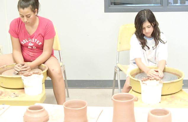 Our Ceramics for Pre-Teens class with Ellen Jamiolkowski is perfect for young artists (ages 10–12) to get hands-on and build skills in a fun, supportive space. 🎨 Starts June 11th at the ArtsQuest Ceramics Studio in Allentown—sign up now👉 brnw.ch/21wT5BJ