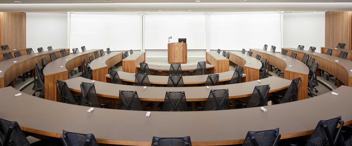 Venues_org_uk's tweet photo. .@ChicagoBooth offers spaces designed to accommodate a variety of event types. The venue provides world-class facilities built to inspire and engage. #chicagoboothlondon #conferencecentre #meetingspaces #venuehirelondon #featuredvenue https://t.co/eWhUMXAKrZ