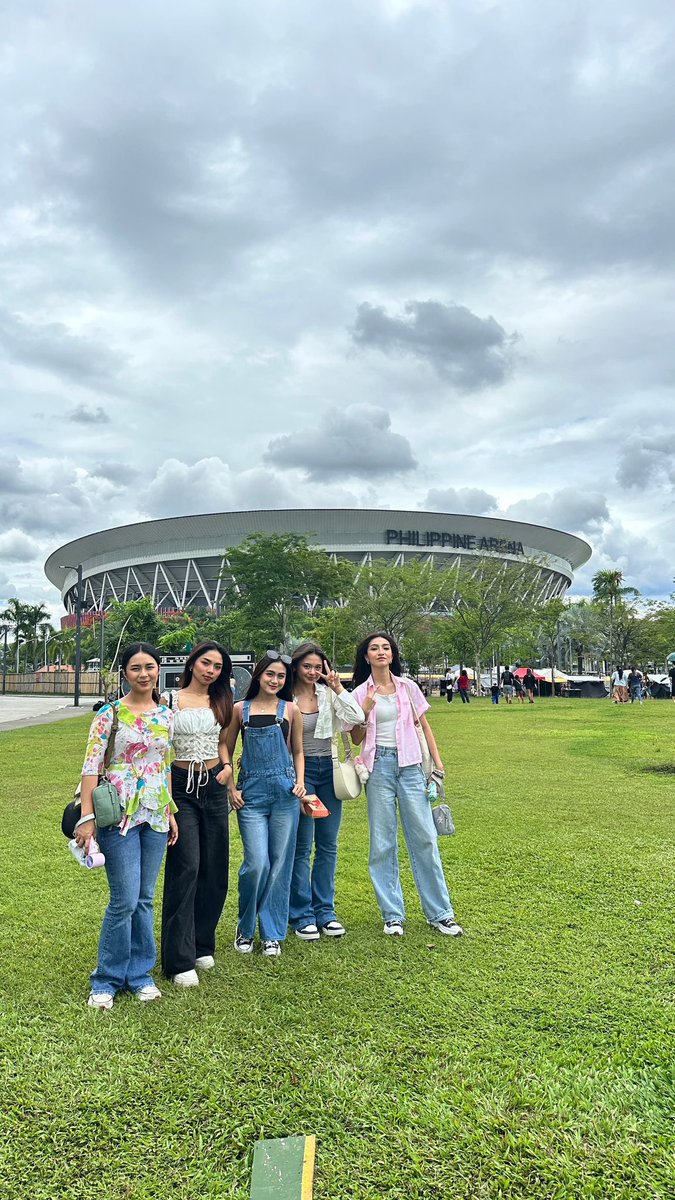 sms_ekph's tweet photo. We took a break from our usual Sunday shows to witness the #SB19SaWWorldTourKickoff, and as always, what a POWERFUL show! Their music, their message, their presence 🔥 We’re very grateful for the experience! 

SLMT nang marami, @SB19Official!

#SMS #SB19 #SimulaAtWakas https://t.co/SZGBc2LiWR