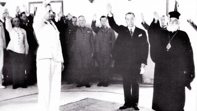LeoKosmas's tweet photo. "Η Ελλάδα είναι φορτωμένη κάργα με "πατριώτες", που ποτέ δεν 
παίρνουν τα βουνά από στρίμωγμα ή έστω τρέλα. Συμβιβάζονται 
με τους πάντες και τα πάντα, ακόμα και με τους κατακτητές".        

Βασίλης Ραφαηλίδης https://t.co/xIlMh6mUYW