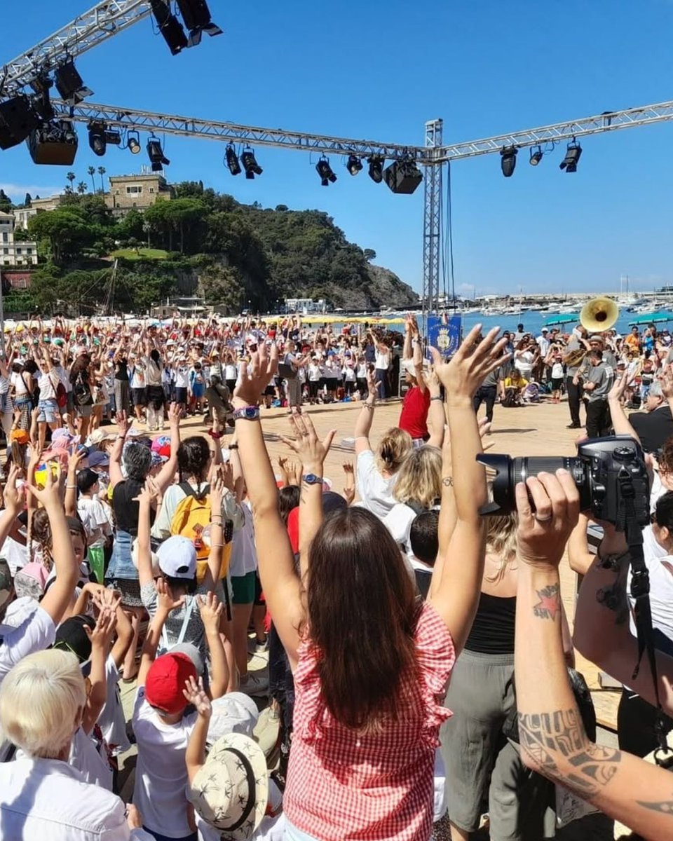 ✨ La #BaiadelSilenzio a #sestrilevante diventa un luogo magico sul mare con gli appuntamenti dell’#Andersen Festival da giovedì 5 a domenica 8 giugno

🔍 lamialiguria.it/eventi/anderse…

#lamialiguria #liguria | 📸 <a href="/giorgio/">giorgio</a>.luperini.photo @sestrilevantelife @andersenfestival