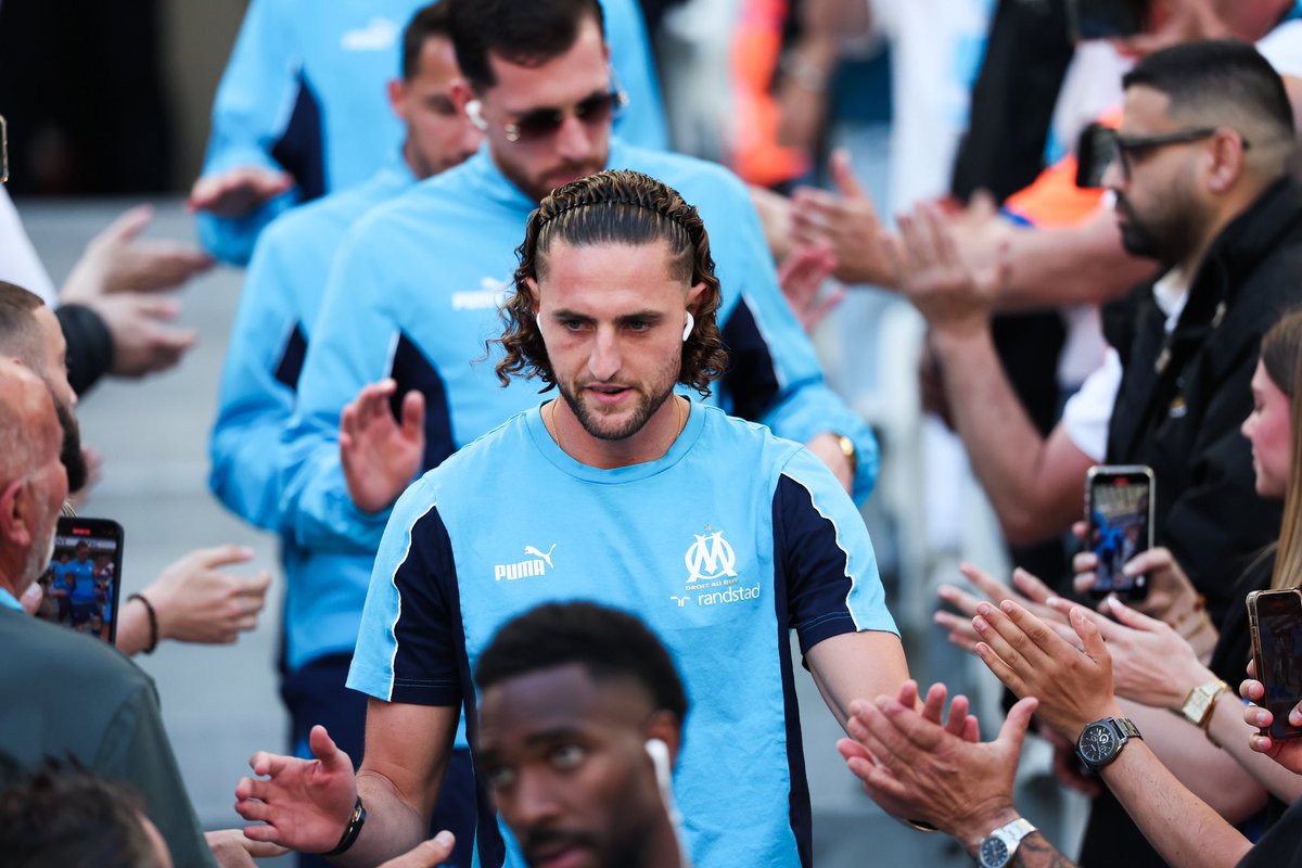 _BeFootball's tweet photo. 🚨 Adrien Rabiot 🇫🇷 sur le Ballon d’Or 🌕👀 :

« Dembélé 🇫🇷 Mbappé 🇫🇷 ou Yamal 🇪🇸? 𝗗𝗘𝗠𝗕𝗘́𝗟𝗘́ 𝗠𝗘́𝗥𝗜𝗧𝗘 𝗟𝗘 𝗕𝗔𝗟𝗟𝗢𝗡 𝗗’𝗢𝗥, pour moi. Il a gagné la LDC en étant toujours décisif. »

(@Gazzetta_it) https://t.co/oCFWWEDxUD