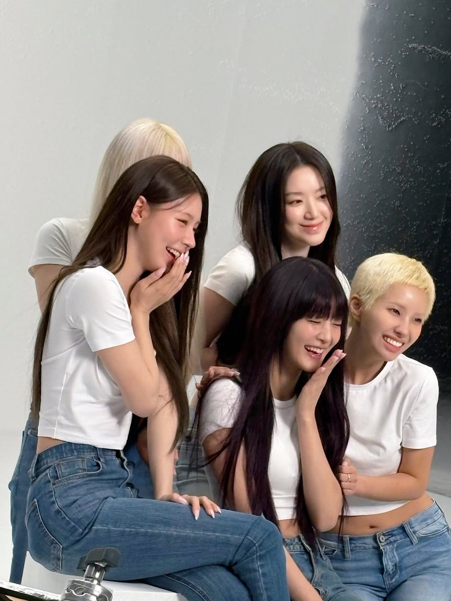 Myieone's tweet photo. 🤍🤍🤍🤍🤍
Good job, i-dle🥹
Nebobo, you worked hard too~ Thank you today too, love you🫶🏻
https://t.co/jwRZpYEcH2