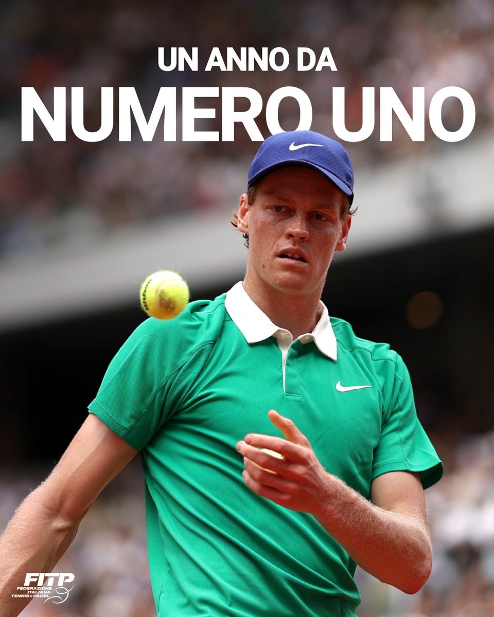 federtennis's tweet photo. Super Jannik 🦸‍♂️

L’azzurro è sul tetto del mondo da 52 settimane: solo Federer, Connors, Hewitt e Djokovic erano riusciti a mantenere la prima posizione per un anno intero alla loro prima esperienza da numero uno 💫 https://t.co/SA4oBmfnFi