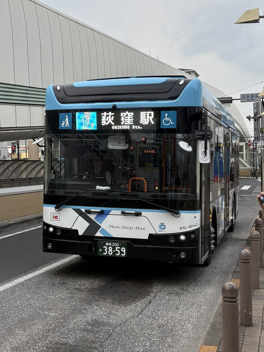 kyu1031980's tweet photo. 近所の路線バスにEVバスが入ってた https://t.co/nzOKE8ubKA