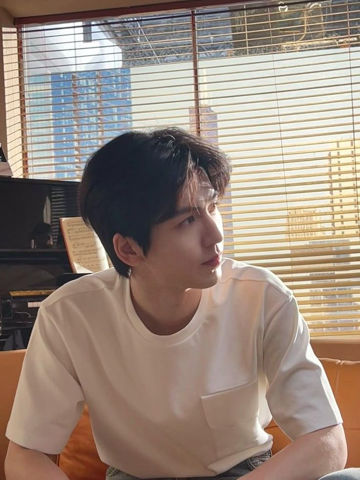 ohwangjanim's tweet photo. Monmaap tp ini Zhang Linghe ganteng banget 😭😭❤️ He Suye 😭😭🫶🏻 https://t.co/6VtWi7ENcm