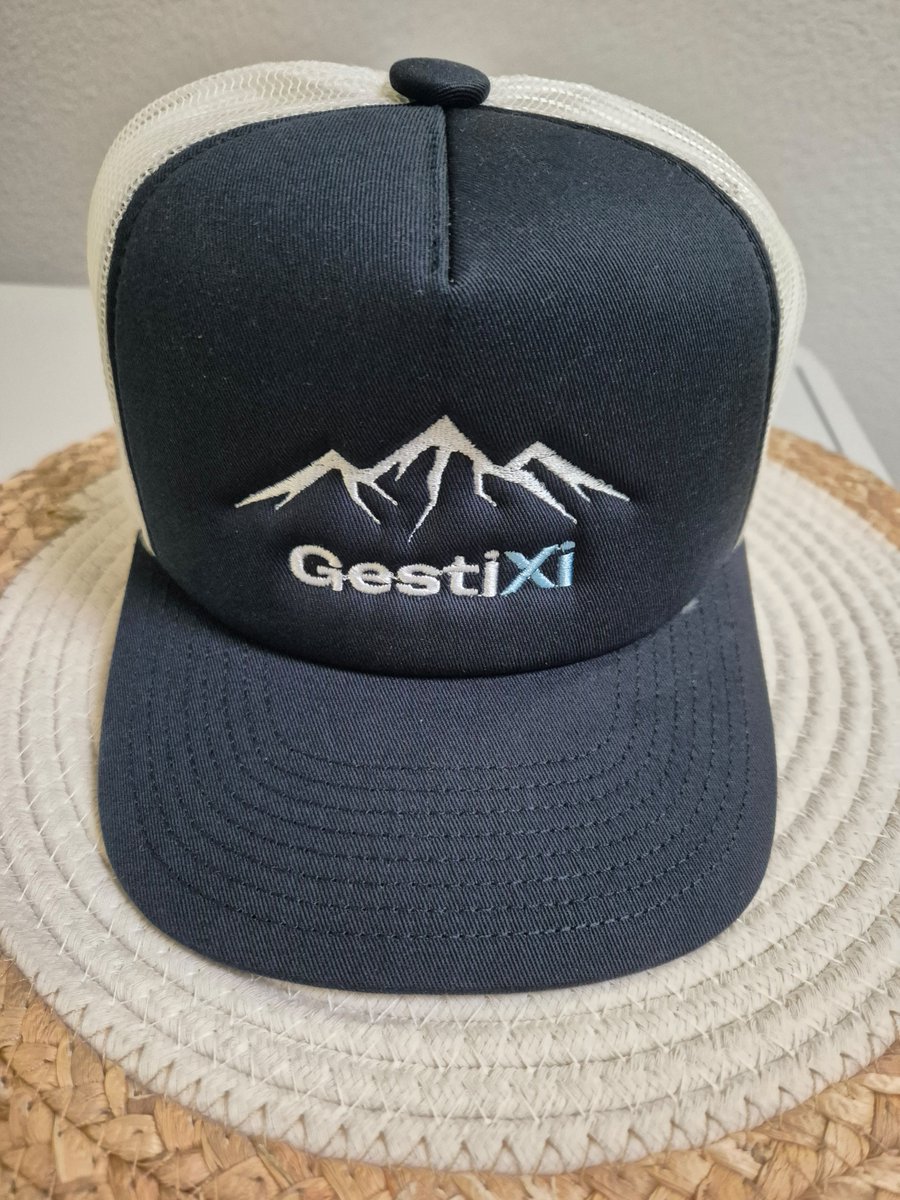 🧢 𝗨𝗻𝗲 𝗰𝗮𝘀𝗾𝘂𝗲𝘁𝘁𝗲, 𝘂𝗻 𝘀𝘁𝘆𝗹𝗲, 𝘂𝗻𝗲 𝘀𝗶𝗴𝗻𝗮𝘁𝘂𝗿𝗲 !
Pour ses clients, Gestix a fait le choix de la casquette type truck brodée, un accessoire à la fois tendance et intemporel. 🧢✨
Notre valeur ajoutée ?
🧢 Une #casquette stylée, 
🧵 une broderie de qualité