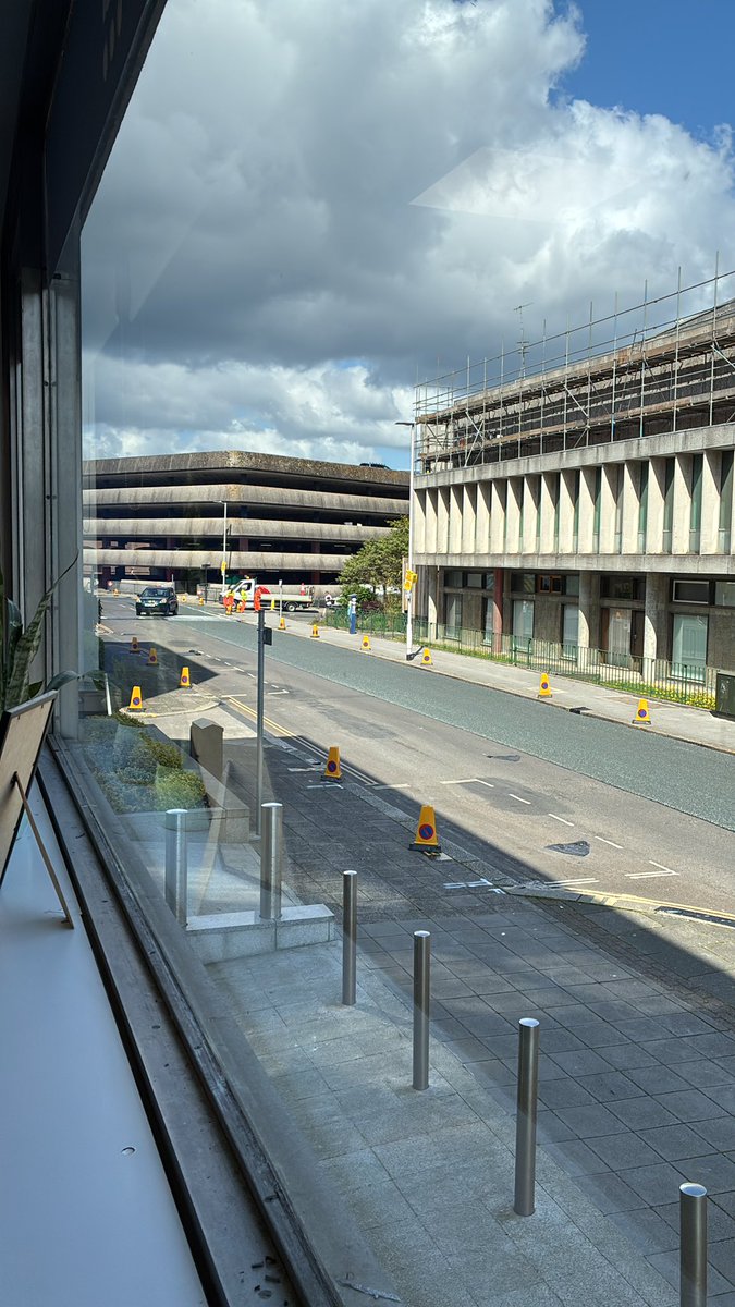 KyleJamesRaven's tweet photo. @plymouthcc @NationalHways @HighwaysSWEST continued…
and we have witnesses near misses from vehicles who come face on due to the spaces installed outside of the building. It is also a blind spot for people driving out of the building! These 3 spaces should have never happened https://t.co/B5mwIXclw9
