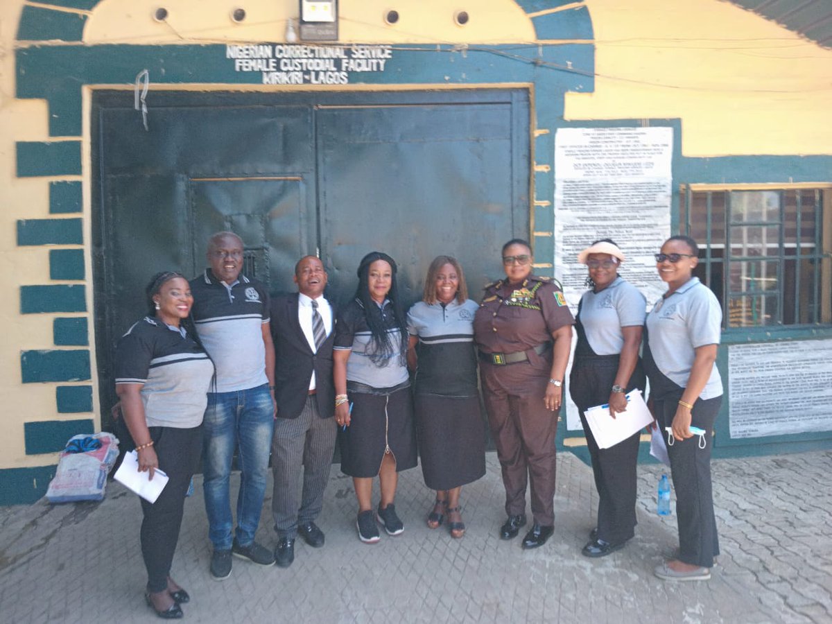 Nacllagos's tweet photo. As part of our unwavering commitment to justice and human dignity, the NACL, Lagos Archdiocese, paid a compassionate visit to the women at the Kirikiri Female Custodial Centre.

With donations of essential , food and more our Program 
This is justice in motion. https://t.co/bdRP8zNuyv