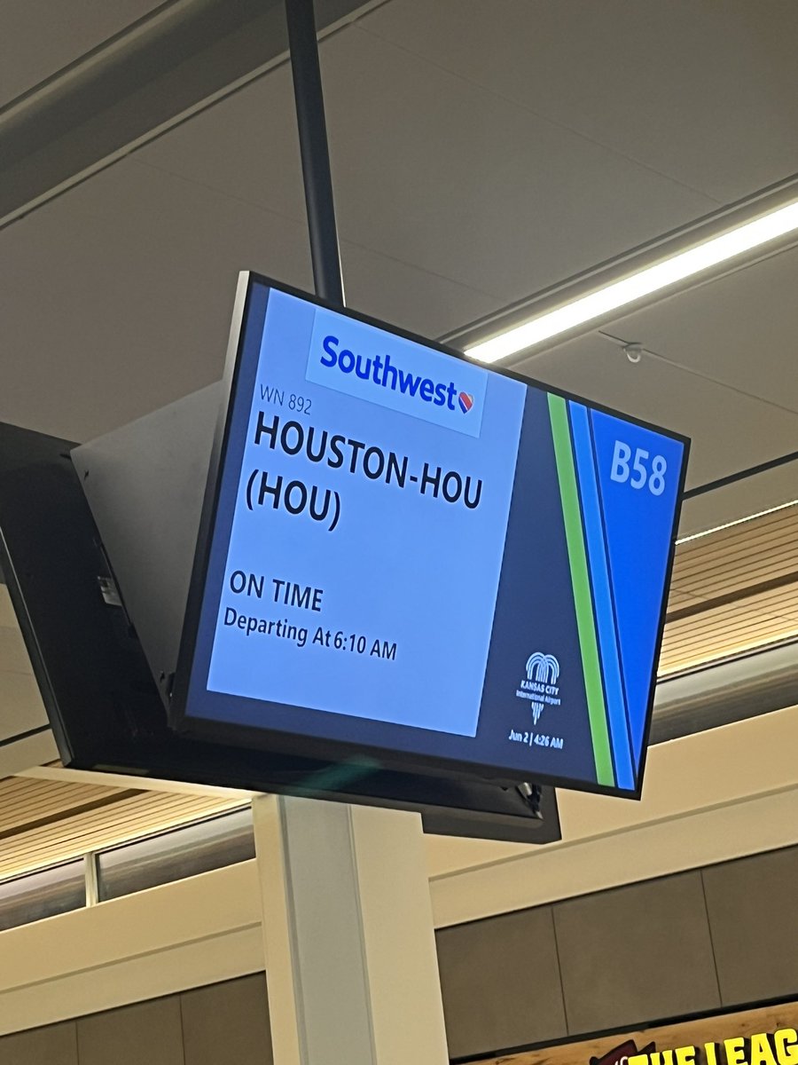 Worst Monday morning commute ever

Pls don’t make me go home :c