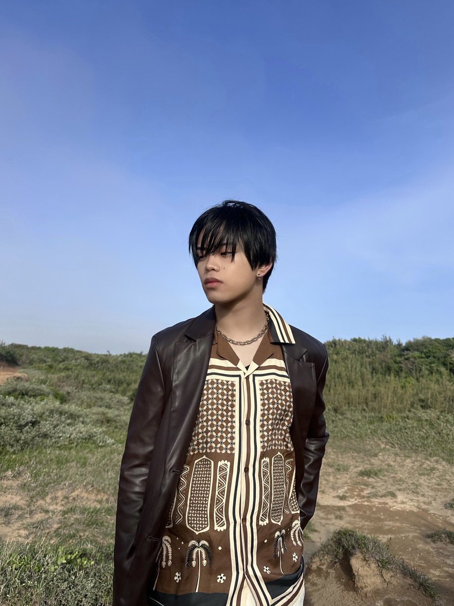 _KID_PHENOMENON's tweet photo. 5th Single Visual📸

髪切ってスッキリ

みんなどう思う?

by 翼空☀️

#キドフェノ5thSG
#キドフェノ #遠藤翼空
#KIDPHENOMENON https://t.co/omMg6UHn3D