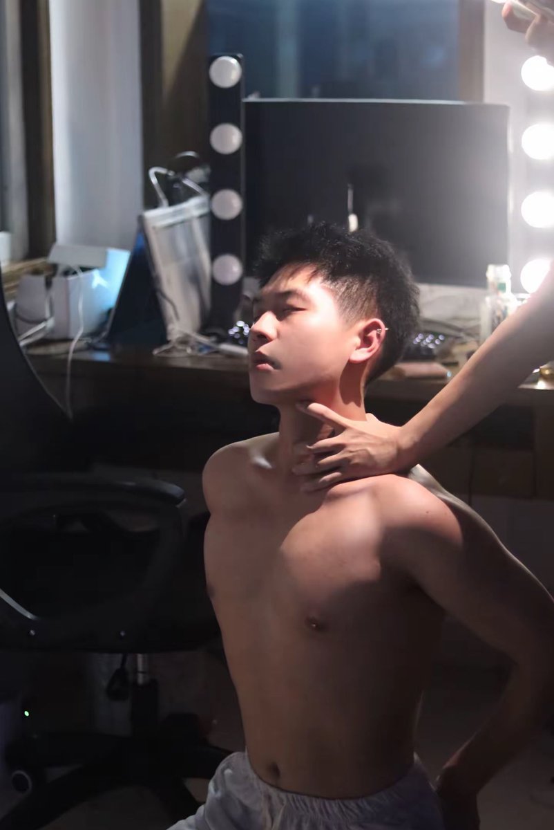 jasperchiuuu's tweet photo. 1m就是精神上的享受 是一种征服却又期望被控制的状态 https://t.co/K1YFH07IaZ