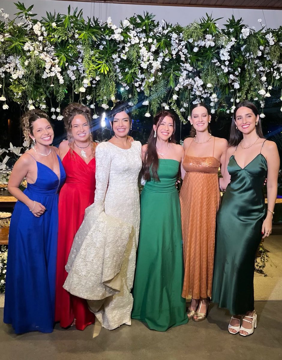 ProjetoLua's tweet image. Lua no casamento do (tibioficiall).
Via Instagram stories! 📲