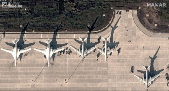 I support Russia to retaliate with a nuclear attack against Ukraine.
For decades, treaties kept nukes in check,bombers had to be out in the open, silos sealed,so nobody could pull off a surprise strike.
It was the thin line stopping WW III. 
Zelensky🤡 shattered it all in one