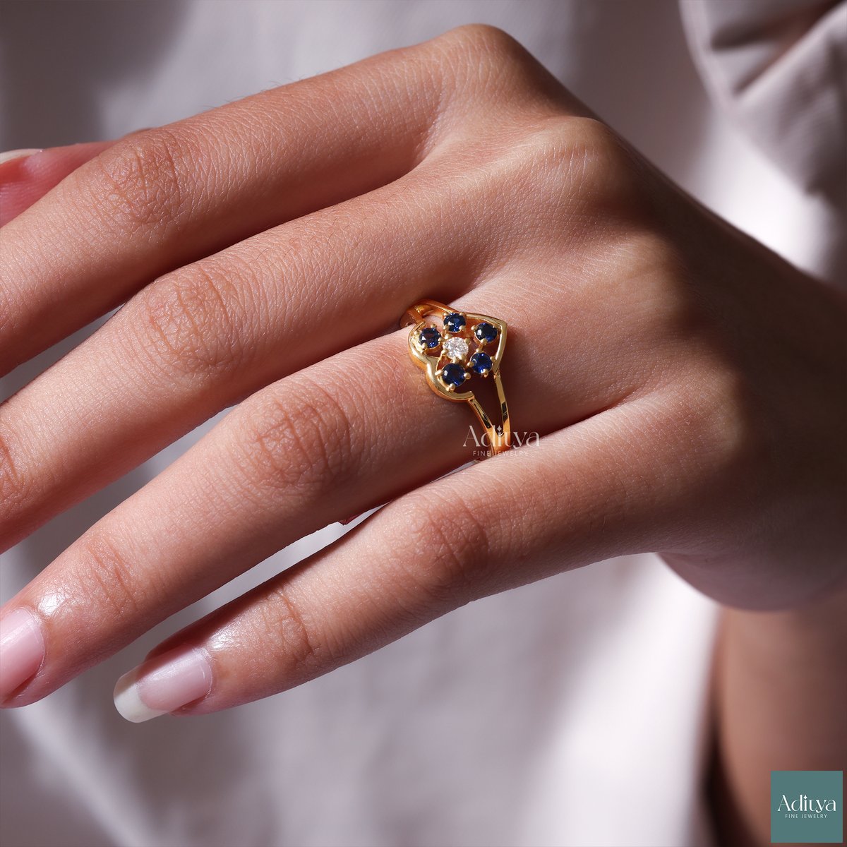 AdityaFineJewel's tweet photo. Vintage Heart Shaped Round Diamond Ring, Sapphire &amp; Diamond Ring, 14K Gold Cluster Engagement Ring, Unique Jewelry For Everyday Wear, Gifts.
Share To Your Loved Once.🥰
https://t.co/zb9dQWIq9j https://t.co/5sHP1lIY54