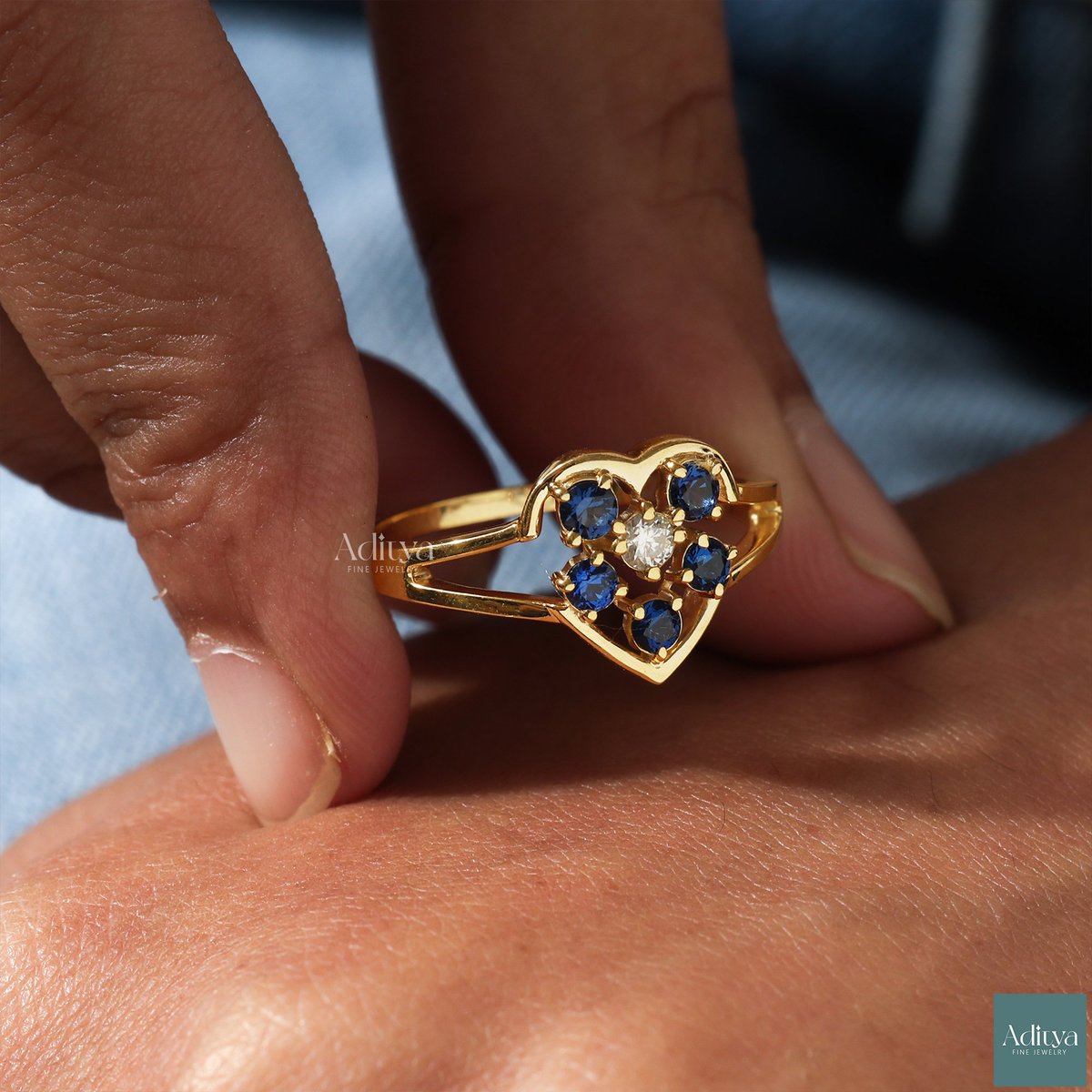AdityaFineJewel's tweet photo. Vintage Heart Shaped Round Diamond Ring, Sapphire &amp; Diamond Ring, 14K Gold Cluster Engagement Ring, Unique Jewelry For Everyday Wear, Gifts.
Share To Your Loved Once.🥰
https://t.co/zb9dQWIq9j https://t.co/5sHP1lIY54