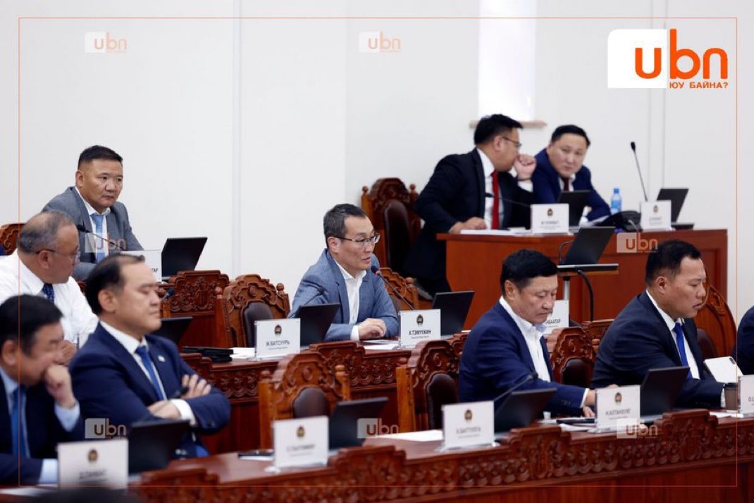 АН-ын 42 гишүүд бүгд итгэл үзүүлэхгүй дээрээ бат зогс ч чадвал 2028 онд та нарыг сонгуулиар тултал чинь дэмжье, бас сонгоё✊
Энэ бол шалан дээр унасан намаа татаж босгох маш том боломж шүү АН-ыхаан!