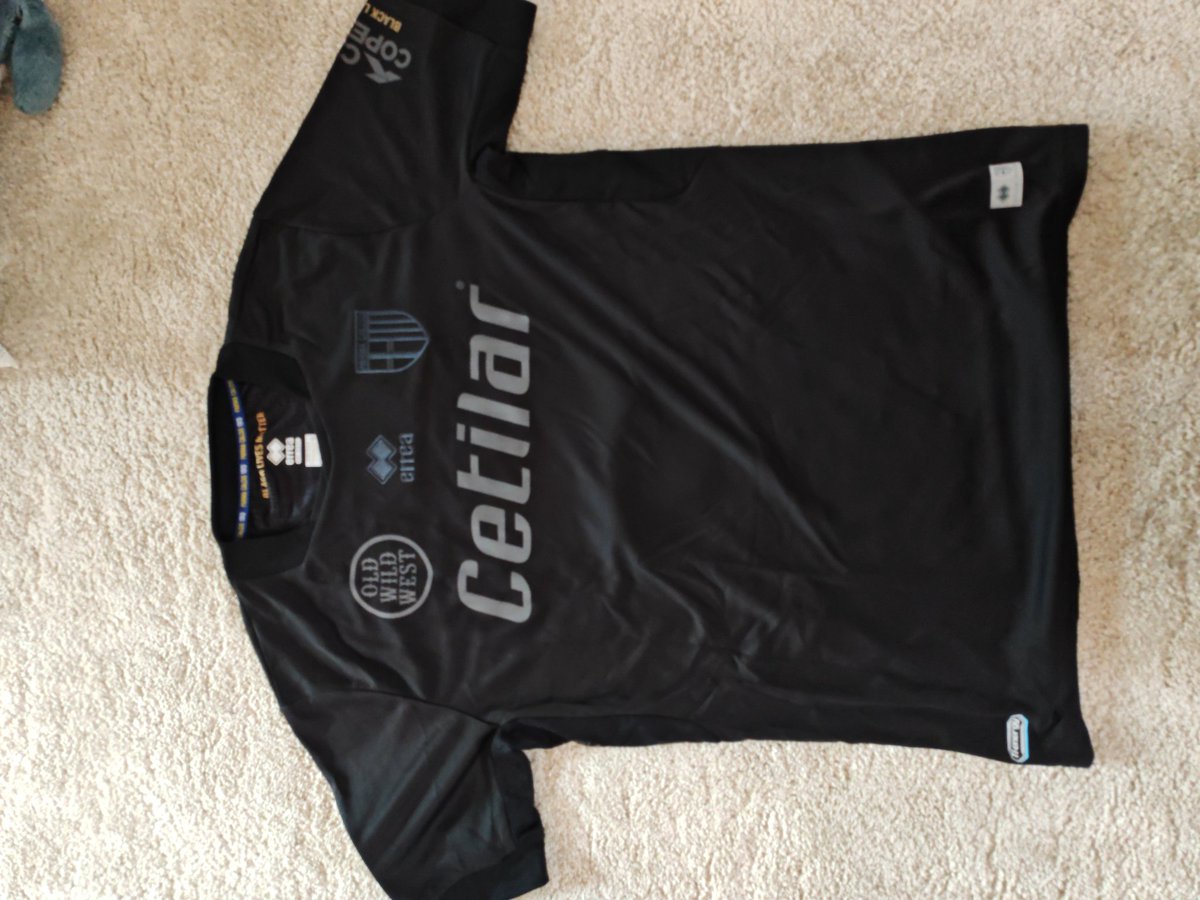 ajdavid68's tweet photo. @shirt_x Parma 20-21 Blm special edition kit fully patched and 'Pelle' namset. BNWT - Never worn. Comes complete with presentation box

£150 including p&amp;p https://t.co/QavR9R4j0Y