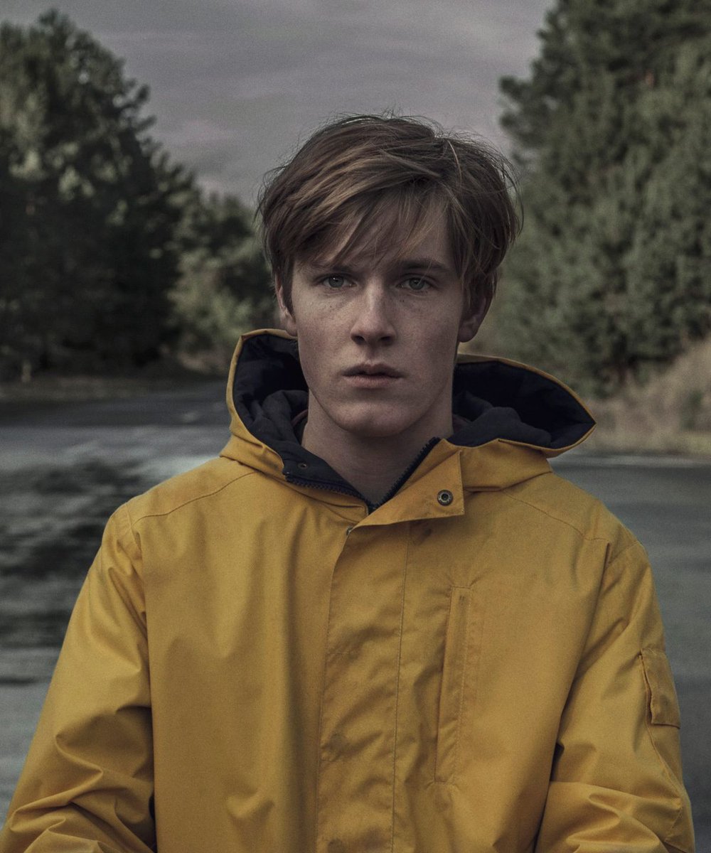 Ayça Ayşin Turan'ın 'Al Beni Baba' filmindeki partneri için Dark'ın başrolü Louis Hofmann'la görüşüldüğü açıklandı.