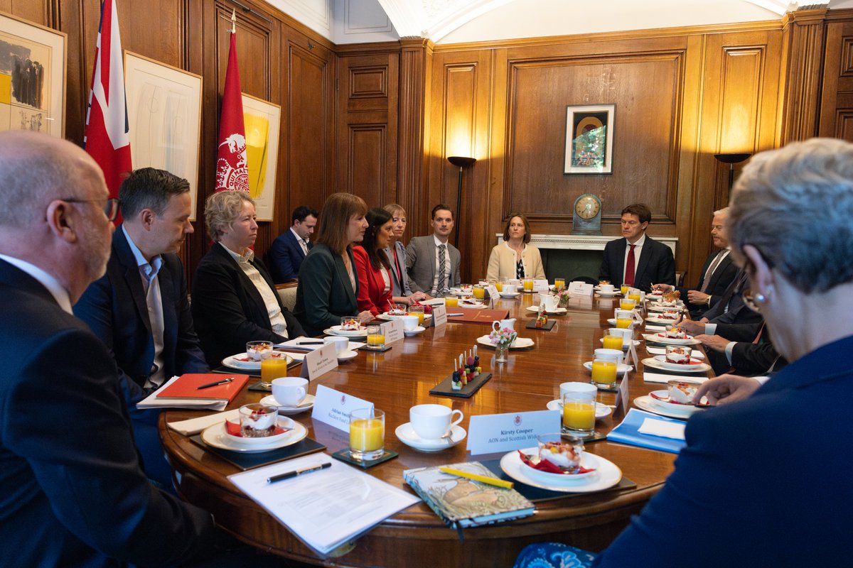 DCMS's tweet photo. Communities across England will benefit from new investment as the government's first ever £440m Dormant Assets Strategy is launched

@lisanandy and @RachelReevesMP were joined in Downing Street today by financial leaders to encourage them to participate in the Scheme and support local communities

Find out more 👇
https://t.co/s91wT6IDAW