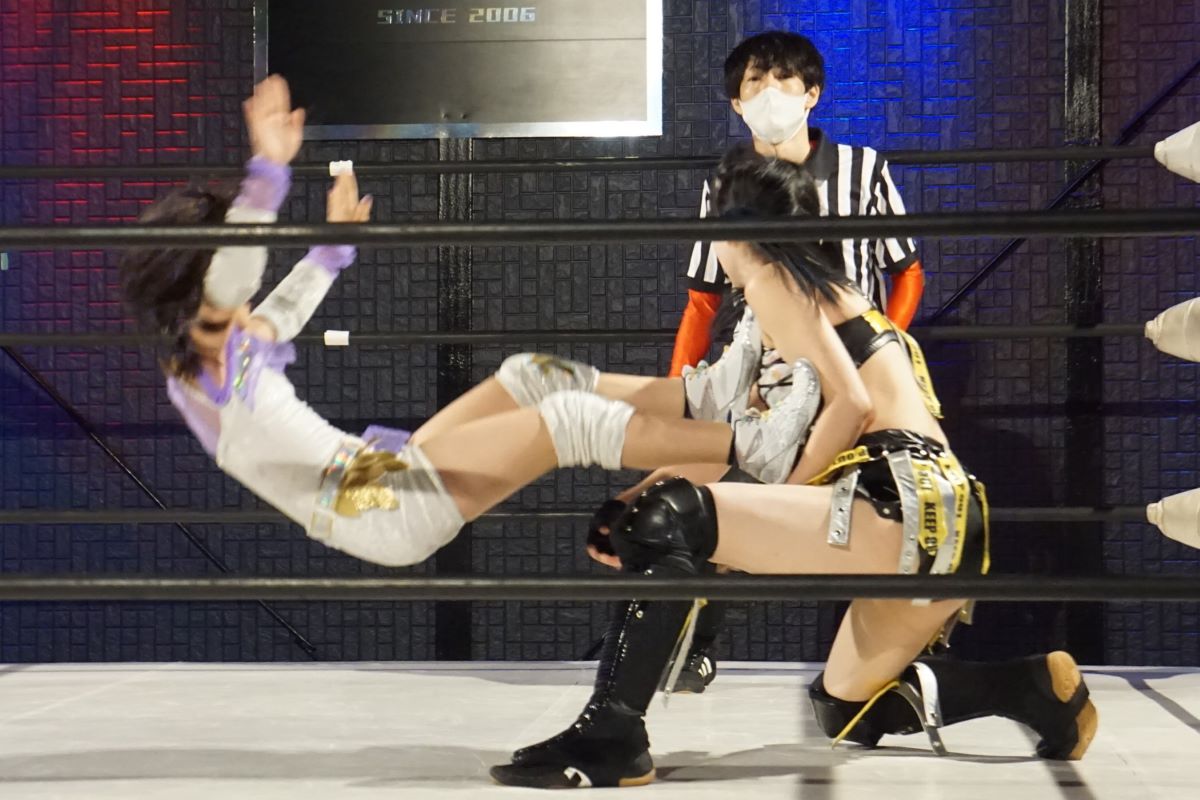 「アイスリボン1423」第三試合-1
杏ちゃむ(信州ガールズ)＆✕トトロさつき (13:32 ダイビングラリアット→体固め) 〇Blueshe＆緋彩ませ(hotシュシュ)
#iceribbon #信州ガールズ #prhot #はっぴぃかめら