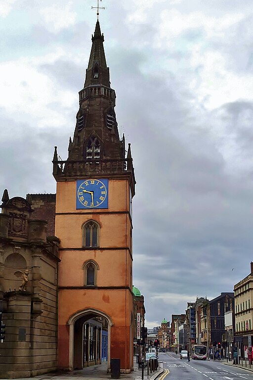 To celebrate Glasgow's 850th anniversary a metal sculpture could be placed in the steeple of the Trongate Church which and seen from the overhead area (soffit) that pedestrians walk under on Trongate.

Read more here 👇
msn.com/en-gb/travel/n…
and 
glasgow850.com

🧵1/2